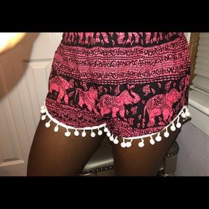 Shorts w/ elephant prints